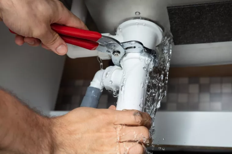 Recherche de fuite d'eau dans une salle de bain d'appartement haussmanien, Nice, Home Plomberie Chauffage